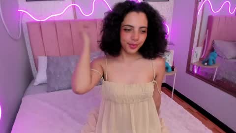 Snapshot of auroramillss chatting on April 15, 2026, 3:46 am Mariana online show from April 15, 2026, 3:46 am