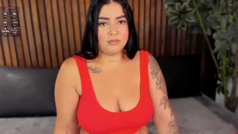 auroraqueenn online show from July 28, 2026, 8:52 pm