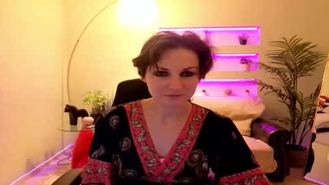 Aurora online show from November 19, 2025, 8:31 pm