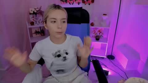 Snapshot of aurorawrenfield chatting on October 1, 2025, 4:29 am aurorawrenfield online show from October 1, 2025, 4:29 am