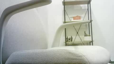 Snapshot of aussie5892 chatting on February 8, 2025, 9:35 am Justin online show from February 8, 2025, 9:35 am