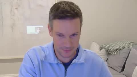 aussiesurfer0000 online show from April 17, 2026, 7:44 am