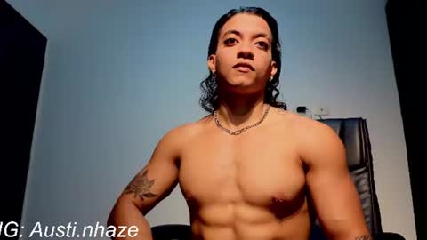 Snapshot of austiin_haze chatting on August 5, 2026, 1:19 am Austin online show from August 5, 2026, 1:19 am