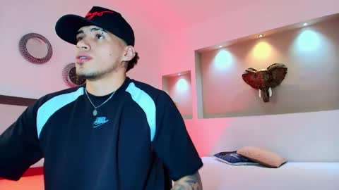 AUSTIN  online show from February 6, 2025, 1:49 am