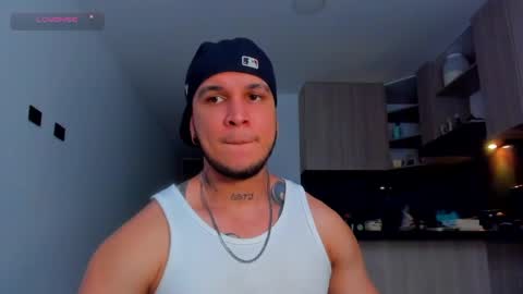 Snapshot of austin_curry chatting on May 27, 2026, 9:23 pm A online show from May 27, 2026, 9:23 pm