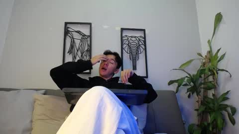 austinreeds online show from October 23, 2025, 12:15 pm