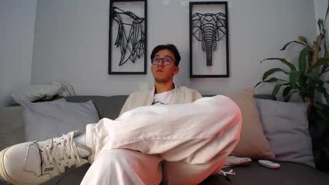 austinreeds online show from November 11, 2025, 3:23 pm