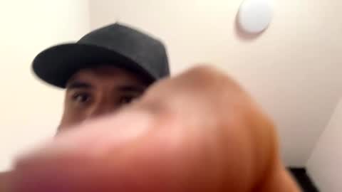 AustinTorres  online show from February 11, 2026, 12:04 am