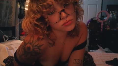 Autie 3 online show from May 19, 2026, 2:07 am