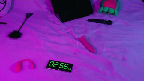 Autum Showers online show from May 6, 2026, 4:41 am