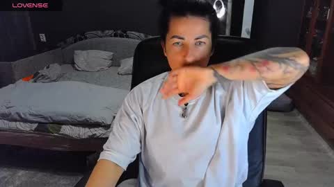 Ava online show from April 23, 2026, 2:41 pm