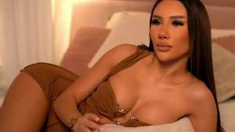 Ava online show from May 15, 2026, 2:18 am