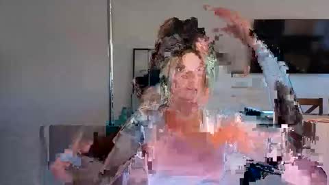 Little Ava  online show from April 3, 2026, 6:28 pm