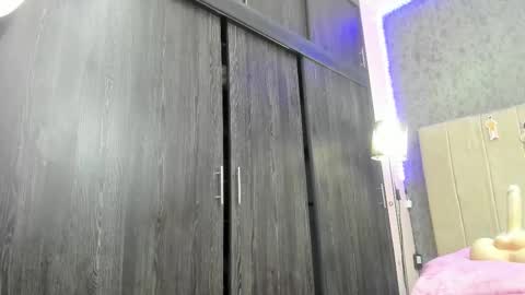 AVA online show from December 22, 2025, 2:08 am