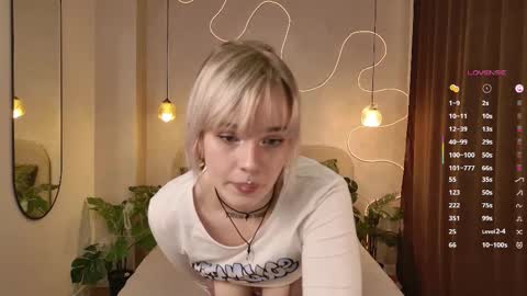 avabloom_ online show from October 30, 2025, 10:21 pm