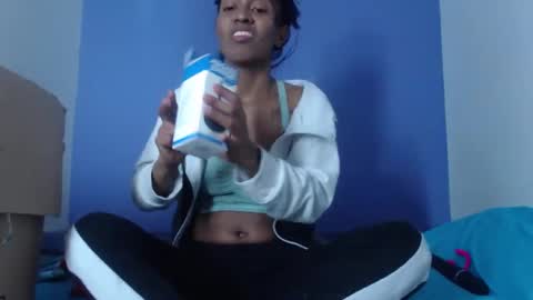 avalericherrycm101 online show from September 17, 2025, 3:52 am