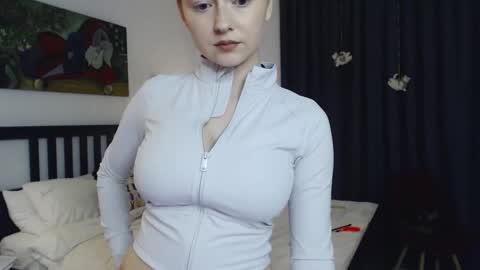 avani__gregg online show from November 15, 2025, 2:13 pm