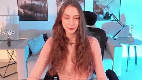 Snapshot of aveangela chatting on January 5, 2025, 3:45 pm Avie online show from January 5, 2025, 3:45 pm