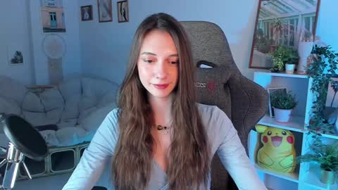 Snapshot of aveangela chatting on January 8, 2025, 6:31 pm Avie online show from January 8, 2025, 6:31 pm