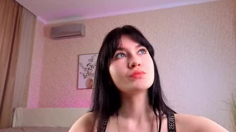 Snapshot of avelorialove chatting on February 1, 2026, 10:25 am avelorialove online show from February 1, 2026, 10:25 am