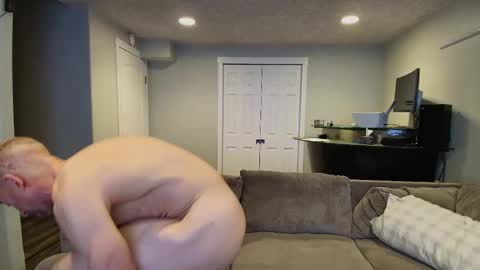 averageandsum online show from December 4, 2025, 4:48 pm