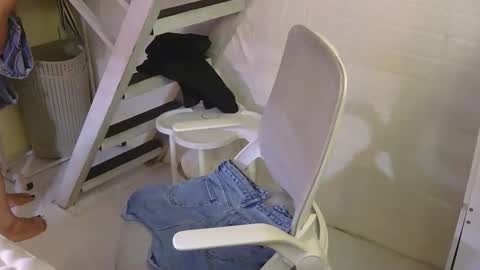 Snapshot of averageuncut1 chatting on April 14, 2026, 2:50 am Rhian online show from April 14, 2026, 2:50 am