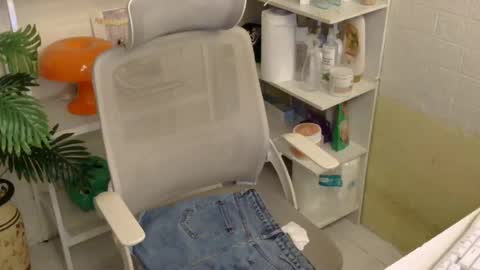 Rhian online show from July 28, 2026, 4:39 pm