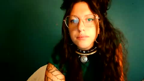 averagewifey online show from July 13, 2026, 11:40 pm