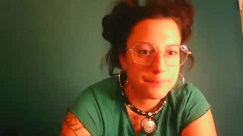 averagewifey online show from July 22, 2026, 10:01 pm