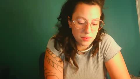 averagewifey online show from July 23, 2026, 10:29 pm