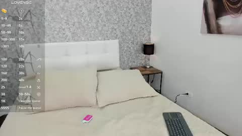 Snapshot of averni_ chatting on July 17, 2026, 12:23 pm Averni online show from July 17, 2026, 12:23 pm