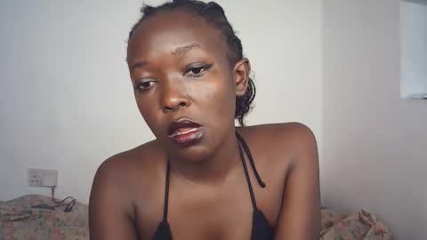 Snapshot of averrine chatting on March 25, 2026, 8:53 am averrine online show from March 25, 2026, 8:53 am