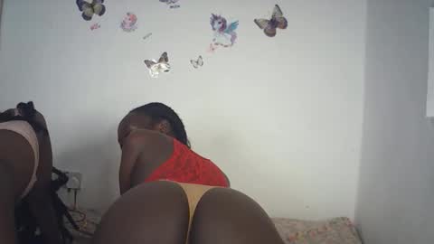 Snapshot of averrine chatting on April 1, 2026, 9:01 pm averrine online show from April 1, 2026, 9:01 pm