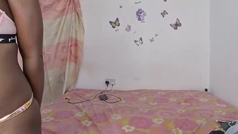 Snapshot of averrine chatting on April 9, 2026, 7:36 am averrine online show from April 9, 2026, 7:36 am