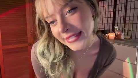 Avery  online show from October 18, 2025, 9:26 pm