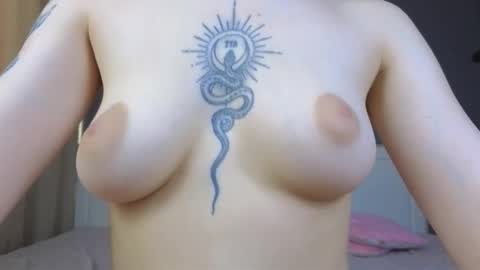 Snapshot of avgustina_love chatting on January 18, 2026, 10:30 am avgustina_love online show from January 18, 2026, 10:30 am