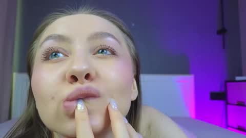 Snapshot of avgustina_love chatting on February 1, 2026, 8:13 am avgustina_love online show from February 1, 2026, 8:13 am