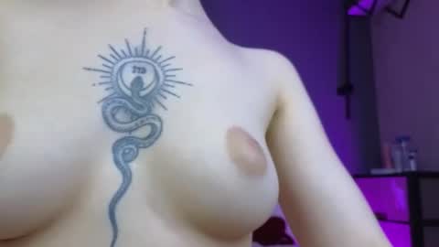 Snapshot of avgustina_love chatting on February 26, 2026, 10:36 am avgustina_love online show from February 26, 2026, 10:36 am