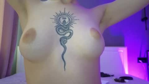 Snapshot of avgustina_love chatting on May 3, 2026, 9:04 am avgustina_love online show from May 3, 2026, 9:04 am