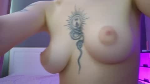 Snapshot of avgustina_love chatting on May 23, 2026, 9:13 am avgustina_love online show from May 23, 2026, 9:13 am