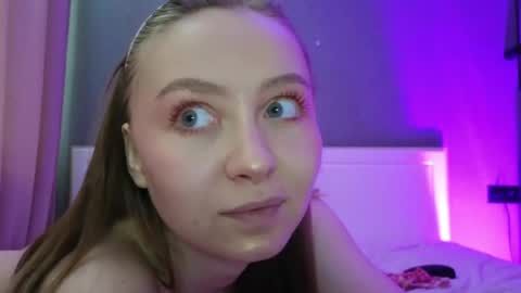 Snapshot of avgustina_love chatting on May 28, 2026, 8:44 am avgustina_love online show from May 28, 2026, 8:44 am