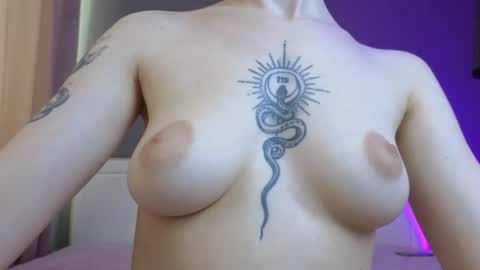 avgustina_love online show from June 17, 2026, 10:06 am