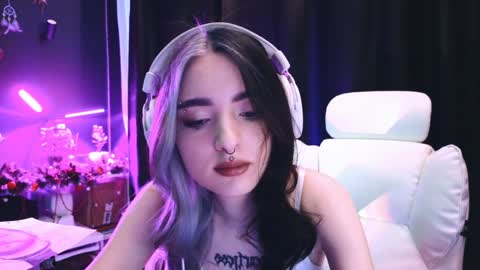 Avriel online show from January 20, 2025, 2:22 am