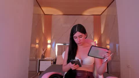 Snapshot of avigail_xo chatting on February 3, 2026, 6:57 pm Avigail online show from February 3, 2026, 6:57 pm