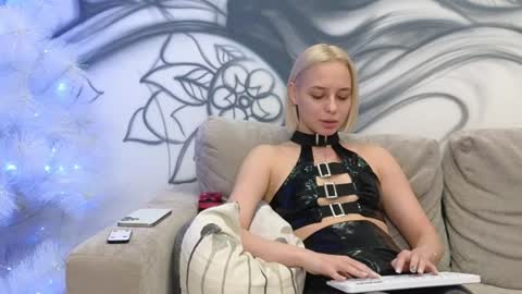 Goddess Avrora online show from December 26, 2024, 10:37 am