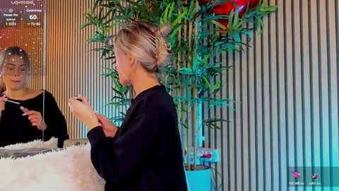 AVRILL CYRUX online show from February 22, 2025, 7:34 am