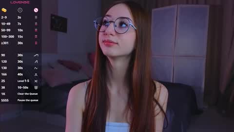 Avril online show from September 10, 2025, 9:04 pm