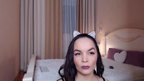 Avrora Inst online show from November 23, 2025, 6:52 pm