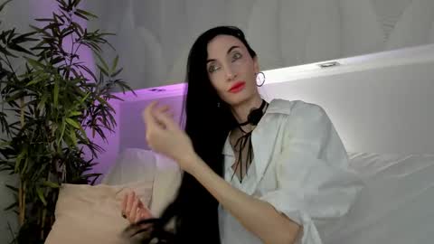 Snapshot of avrora_mars chatting on April 17, 2026, 9:34 am Avrora online show from April 17, 2026, 9:34 am