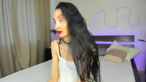 Snapshot of avrora_mars chatting on May 1, 2026, 9:25 am Avrora online show from May 1, 2026, 9:25 am